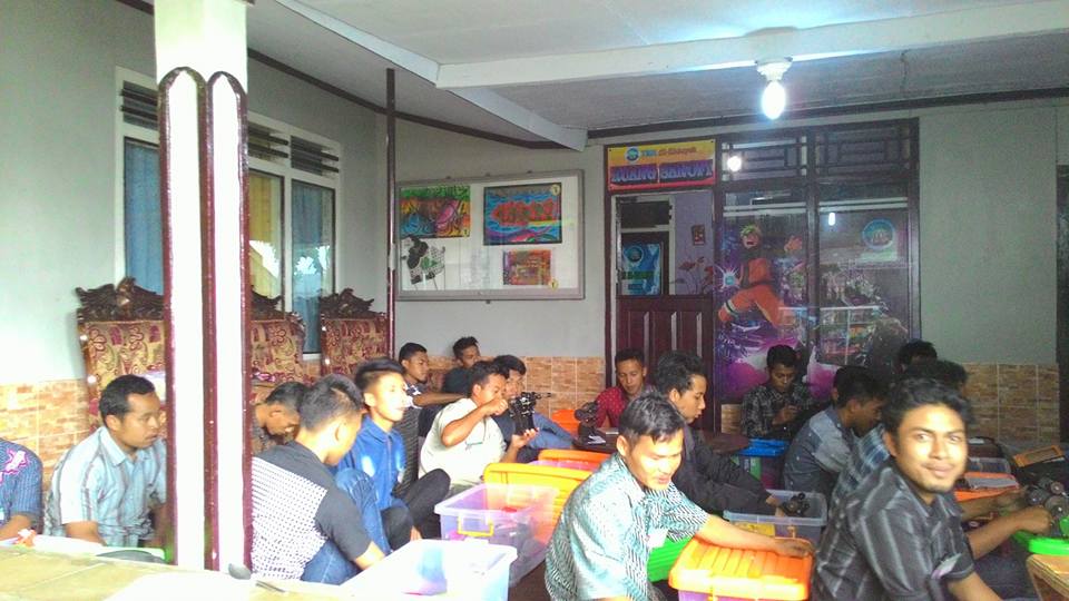 Pelatihan instalasi kelistrikan di TBM Al-Bidayah