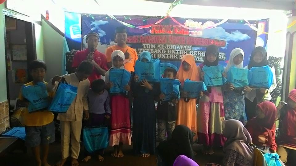 TBM Al-Bidayah menggelar santunan untuk anak yatim dan dhuafa